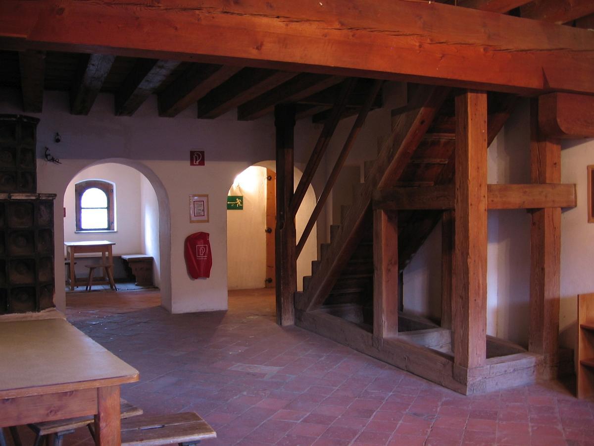 Burg Finstergrun Hostel Ramingstein Exterior photo